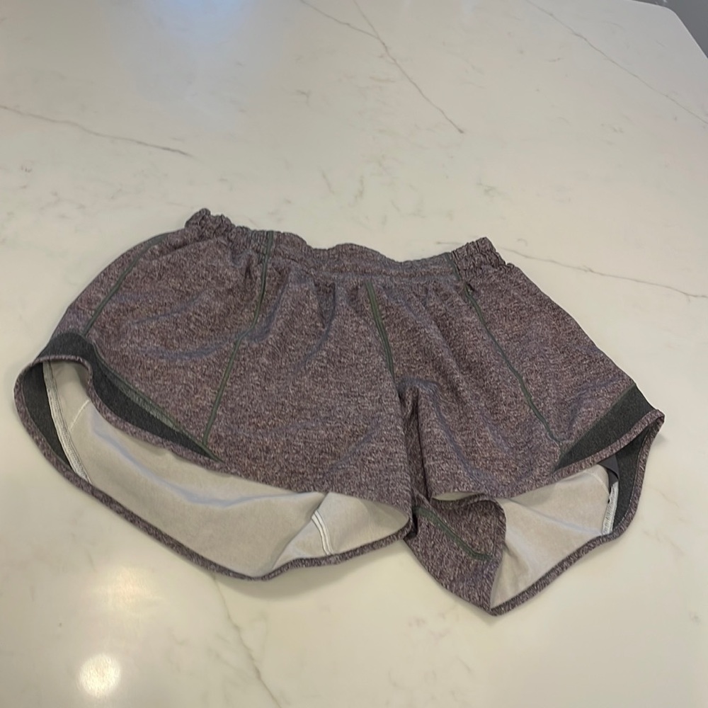 Lululemon, Heathered Gray, Hotty hots.. Size 6